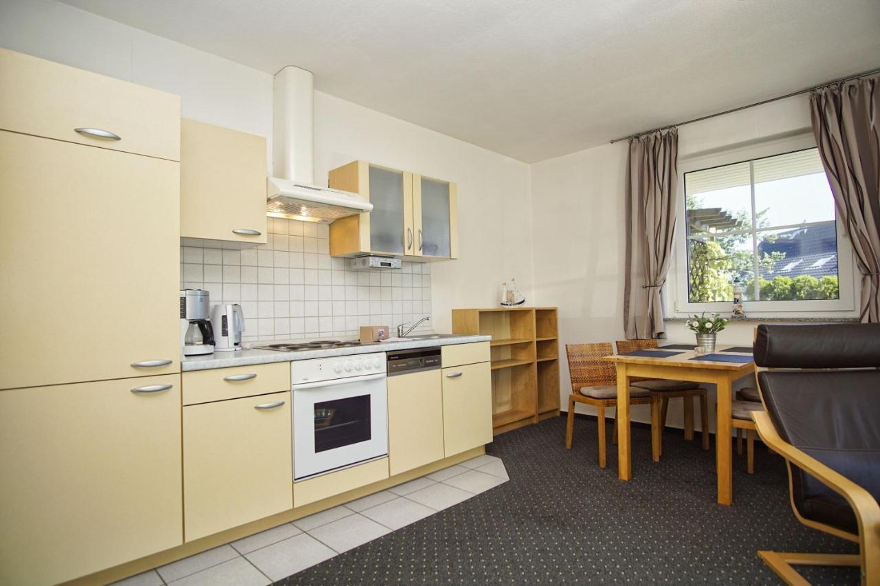 Nah Am Meer, Ruhige Lage, Gratis Nutzung Vom Ahoi Erlebnisbad Und Sauna In Sellin - Haus Inselblick Fewo 02 괴렌 외부 사진