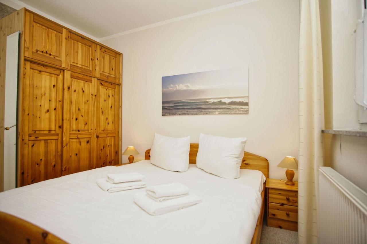 Nah Am Meer, Ruhige Lage, Gratis Nutzung Vom Ahoi Erlebnisbad Und Sauna In Sellin - Haus Inselblick Fewo 02 괴렌 외부 사진